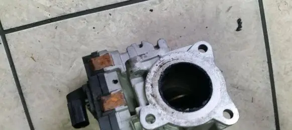 Opel Zafira B Throttle valve 48CPD1