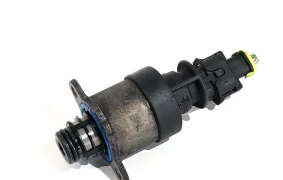 Hyundai i40 Fuel pressure regulator 33100-2A600
