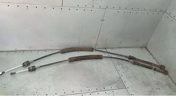 Skoda Roomster (5J) Gear shift cable linkage 