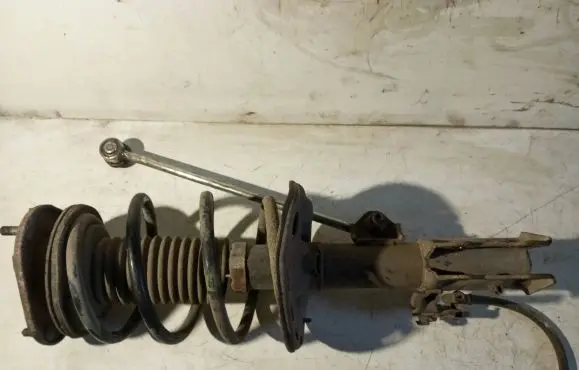 Toyota Auris 150 Front shock absorber/damper