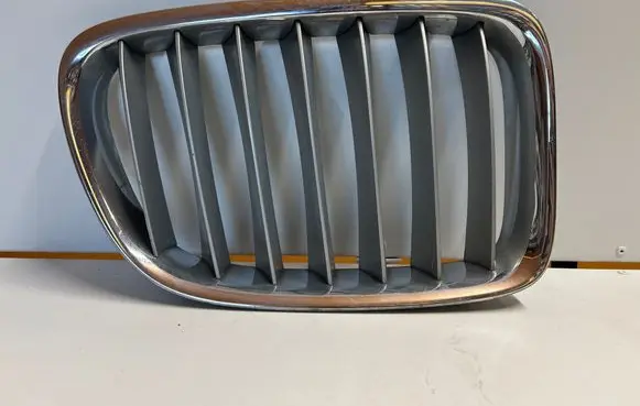 Front bumper upper radiator grill