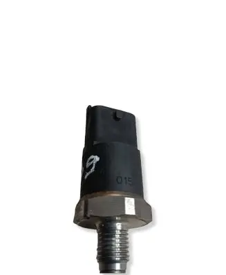 BMW 5 E39 Fuel pressure regulator 
