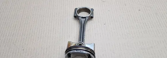 Peugeot 208 II Piston with connecting rod 