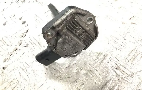 Audi A4 S4 B7 8E 8H Oil level sensor 6PR00807905 06E907660