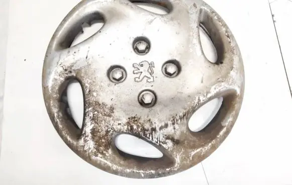 Peugeot 206 R14 wheel hub/cap/trim 9628918177