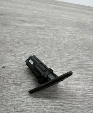 Ford Focus Other switches/knobs/shifts D3L0A
