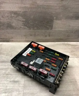 Volkswagen PASSAT B6 Fuse box set 3C0937125 63592777