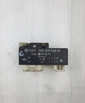 Volkswagen Golf III Coolant fan relay 1H0919506B 898673