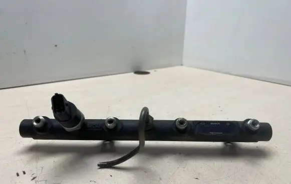 Renault Laguna I Fuel main line pipe 7700111013 0445214015