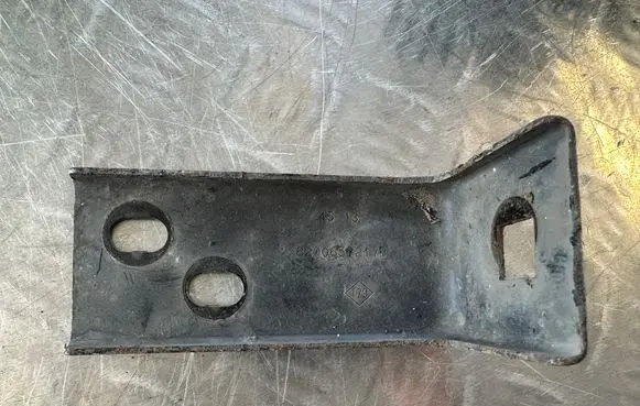 Renault Master III Radiator support slam panel bracket 8200657217B