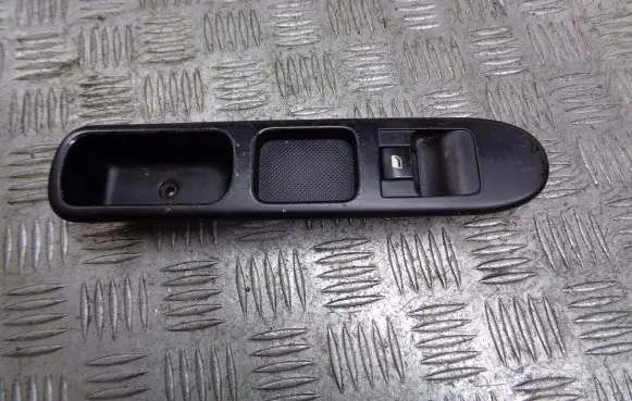 Peugeot 307 Quarter vent window switch 96351625XT