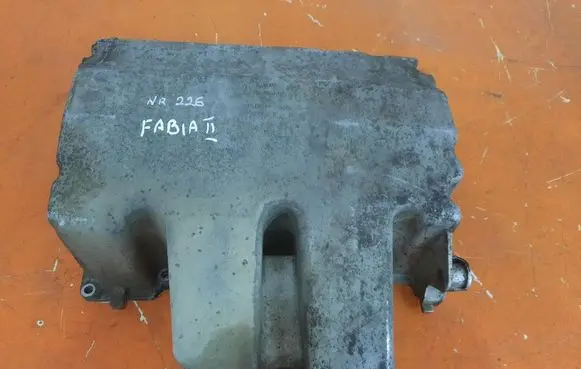Skoda Fabia Mk2 (5J) Oil sump 045103603D