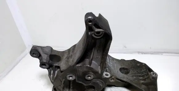 Renault Scenic I Generator/alternator bracket 7700113574