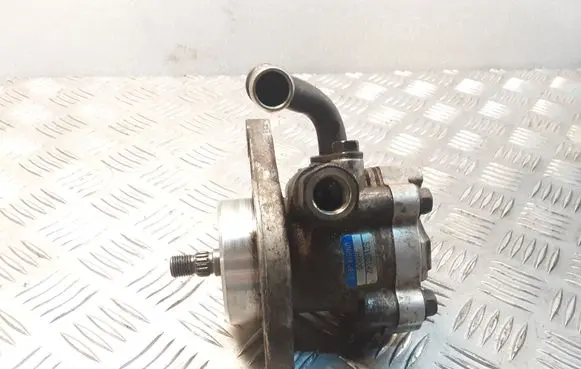 Nissan X-Trail T30 Power steering pump 8H800