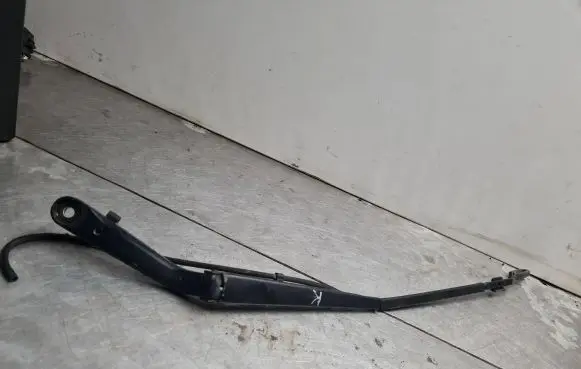 Volkswagen II LT Windshield/front glass wiper blade 2D1955407