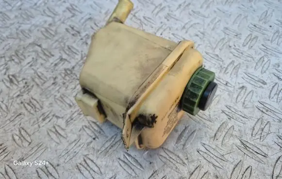 Porsche Cayenne (9PA) Power steering fluid tank/reservoir 7L0422371B