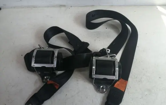Ford C-MAX I Front seatbelt 609887100A 609887200A