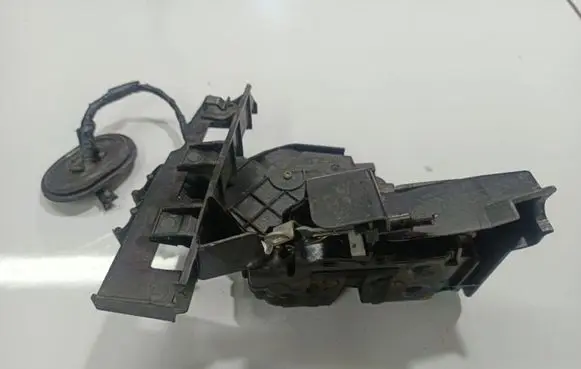 Ford Focus Front door lock 2400000000