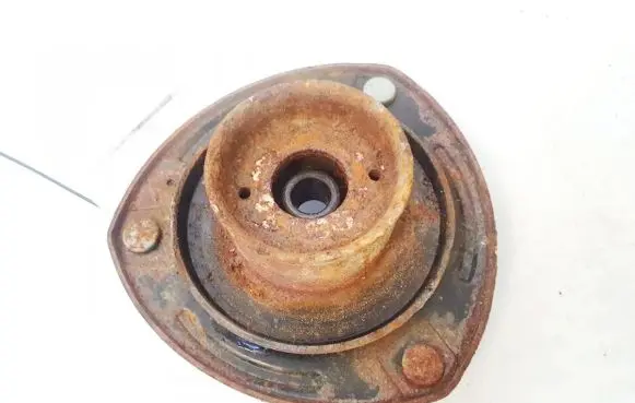 Hyundai Santa Fe Coil spring mount 
