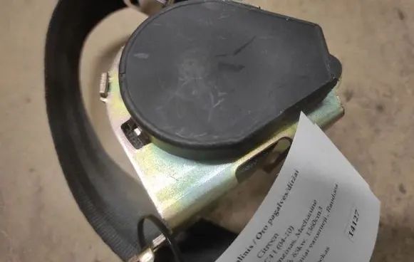 Citroen C4 I Rear seatbelt D506452AC69