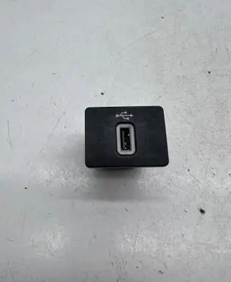 Ford Focus USB socket connector HS7T14F014AD 09218501063