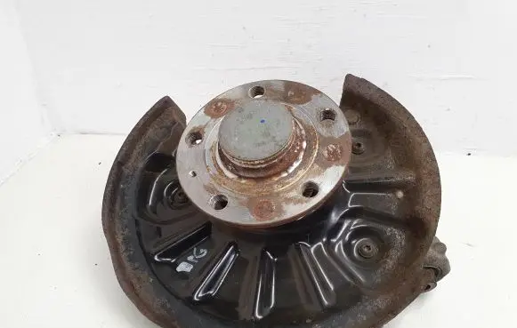 Rear wheel hub spindle/knuckle