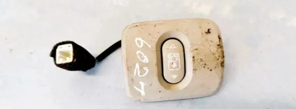 Nissan Qashqai+2 Sunroof switch 