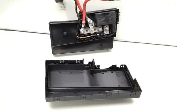 Volvo V40 Fuse module 31409364 0512151777 31409757