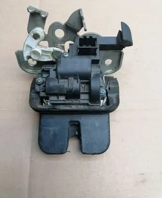 Audi A6 S6 C6 4F Tailgate/trunk/boot lock/catch/latch 8K9827505