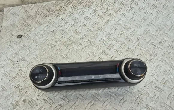 Toyota RAV 4 (XA50) Climate control unit 5590042610