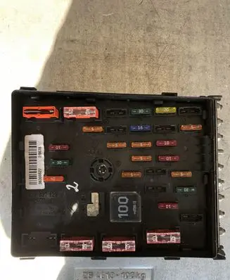 Volkswagen PASSAT B6 Fuse module 3C0937125 63592777