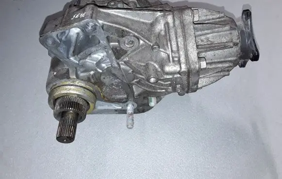 Suzuki Vitara (LY) Gearbox transfer box case 2952061M00