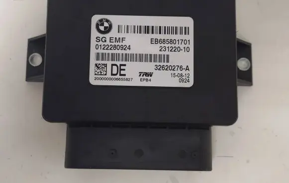 BMW 5 F10 F11 Hand brake control module 6858017 32620276A 0122280924