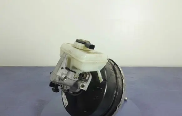 Audi A5 8T 8F Brake booster 8K0612103N