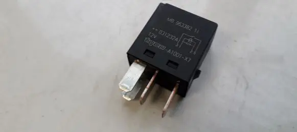 Volvo S40, V40 Other relay MB9533821