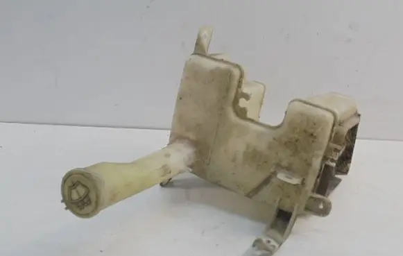 Windshield washer fluid reservoir/tank