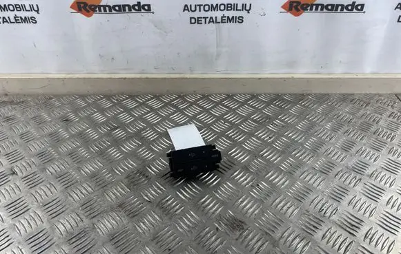 Iveco Daily 35 - 40.10 Headlight level height control switch