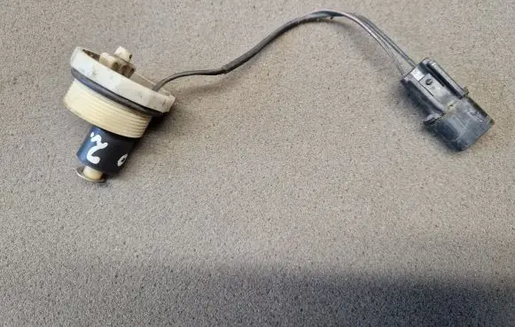 Mitsubishi L200 Fuel filter housing 