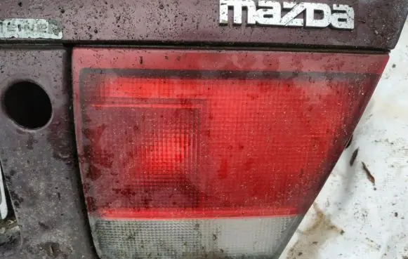 Mazda 626 Tailgate rear/tail lights