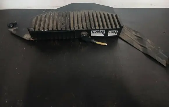 Volvo S60 Sound amplifier 8673135 10347 04W48