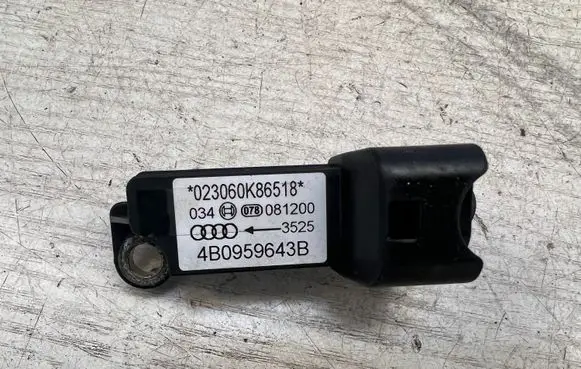 Audi A6 S6 C5 4B Airbag deployment crash/impact sensor 4B0959643B