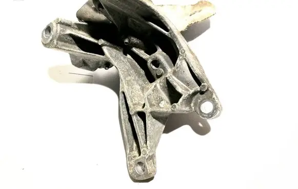 Audi A8 S8 D4 4H Engine mounting bracket 4H0199307AC