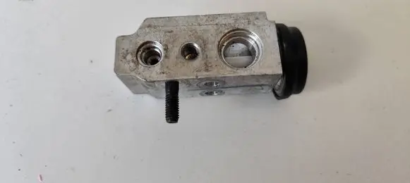 KIA Sportage Air conditioning (A/C) expansion valve 97775-F1680