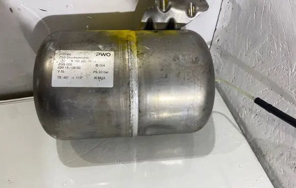 Mercedes-Benz GLE (W166 - C292) Air suspension tank/reservoir A1663200015