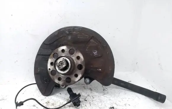 Mercedes-Benz CLS C219 Front wheel hub spindle knuckle 2115452440