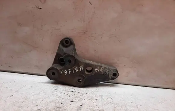 Opel Zafira A Gearbox mounting bracket 90575142 0047620