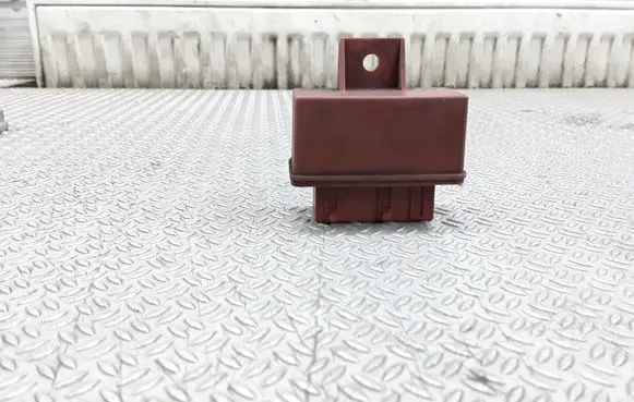 Citroen Xsara Picasso Fuel pump relay 9629945980