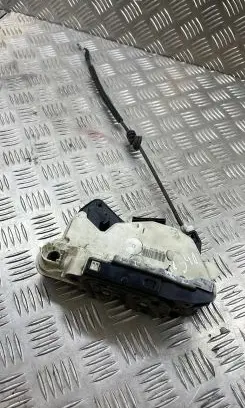 Skoda Yeti (5L) Front door lock 5K2837016B