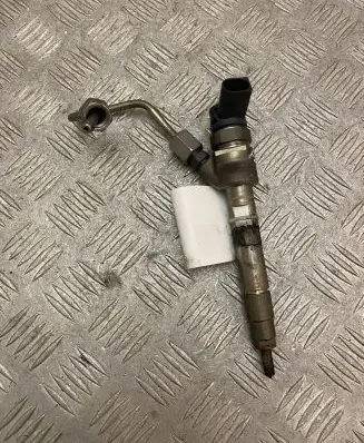 BMW X4 F26 Fuel injector 8514148