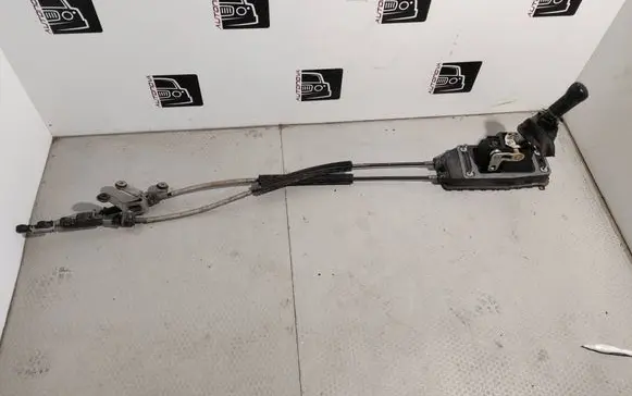 Volkswagen Fox Gear shifter/selector 5Z0711061